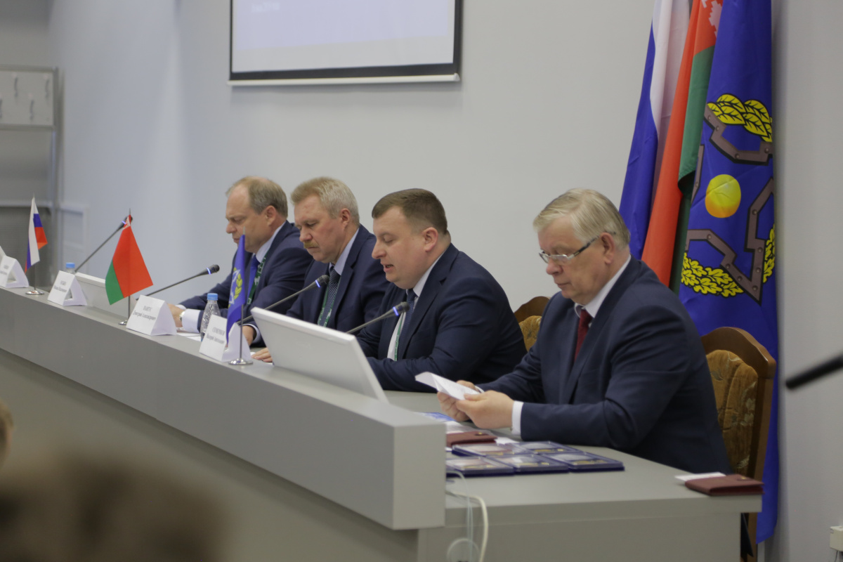 As part of the business program of the IX International Exhibition of Armament and Military Equipment "MILEX-2019", CSTO events were held with the participation of the CSTO Acting Secretary General Valery Semerikov