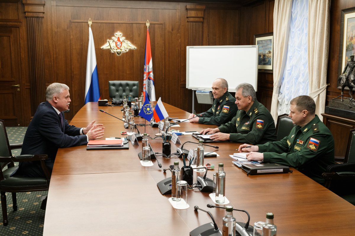 The CSTO Secretary General Stanislav Zas Meets with Acting Minister of Defense of Russia Sergey Shoigu