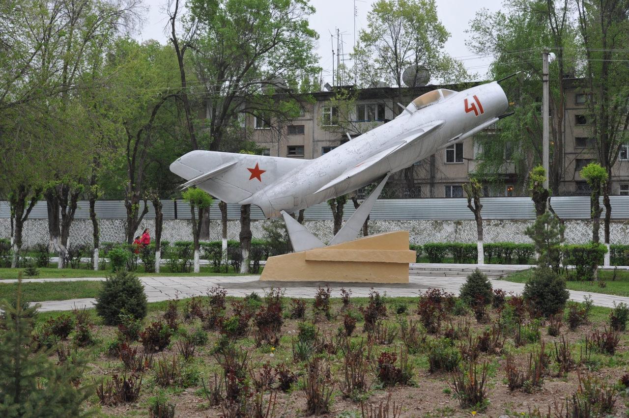 Киргизия кант военный городок