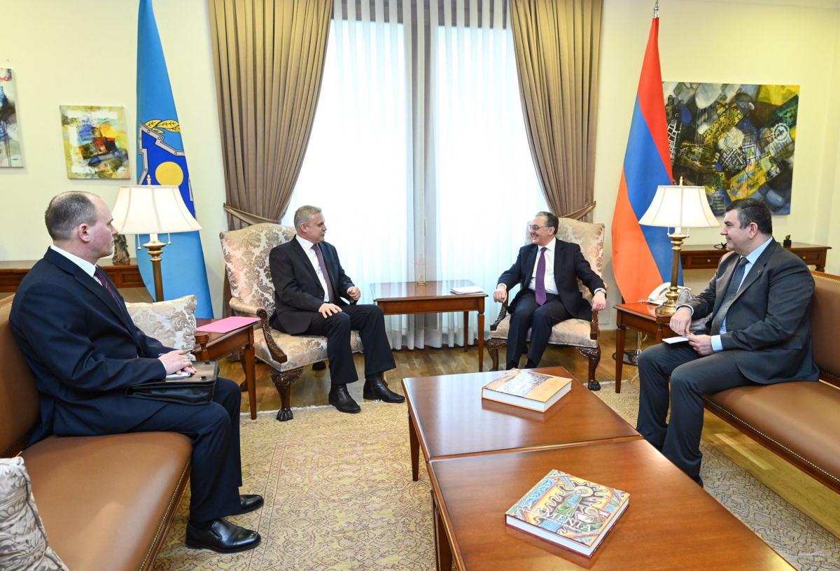 Armenian Minister of Foreign Affairs Zohrab Mnatsakanyan and CSTO Secretary General held a meeting in Yerevan, during which they discussed the contribution of Armenia to the development of the Organization and issues of regional and international security