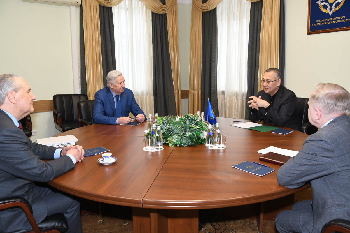 A meeting took place between CSTO Secretary General Talatbek Masadykov and Director of the Institute of State and Law of the Russian Academy of Sciences Alexander Savenkov