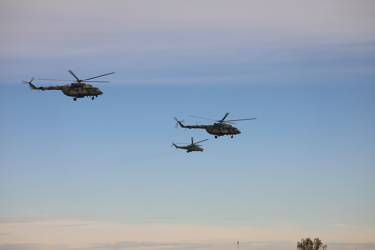 Crews of Russian helicopters in the course of the training "Indestructible Brotherhood-2020" in the Republic of Belarus ensured the landing operation and delivery of humanitarian cargo