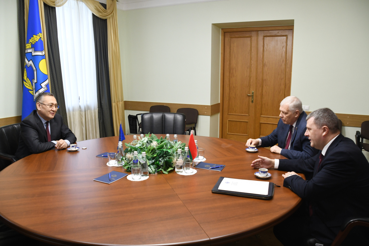 CSTO Secretary General Talatbek Masadykov held a meeting with Ambassador of Belarus to Russia Yuri Seliverstov