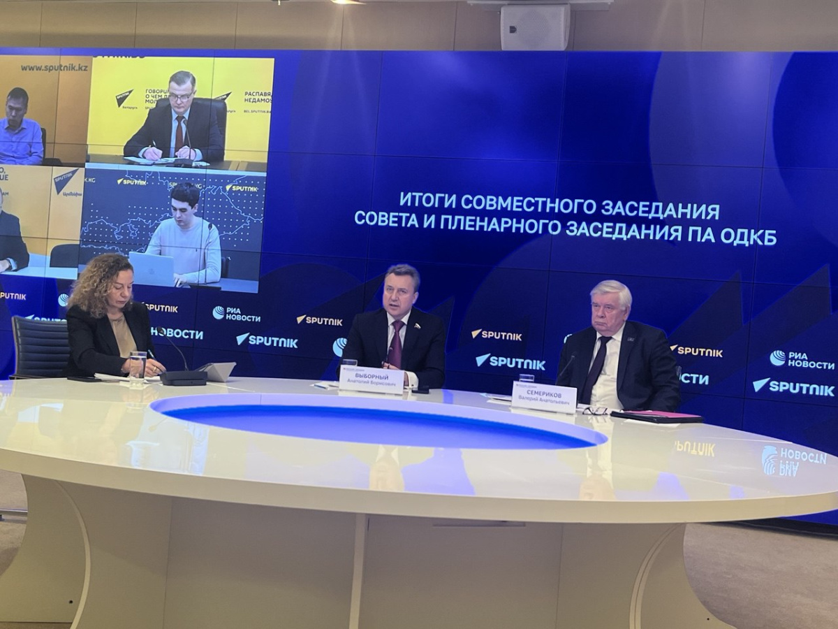 At the “Russia Today” press center, a joint press conference was held by Valery Semerikov, the CSTO Deputy Secretary General, and Anatoly Vybornov, Chairman of the CSTO PA Standing Commission on Defense and Security and member of the Russian State Duma
