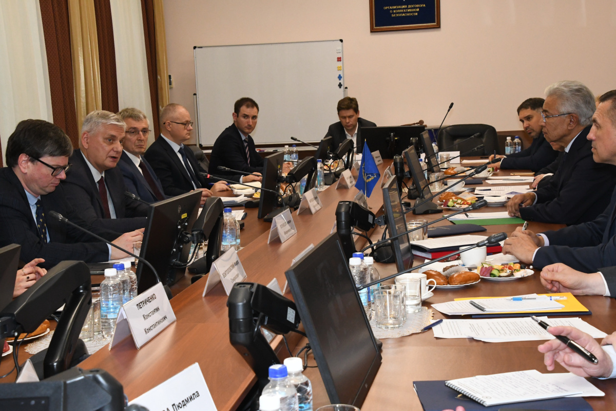 The CSTO Secretariat hosted a round table on the formation of a new architecture for international relations