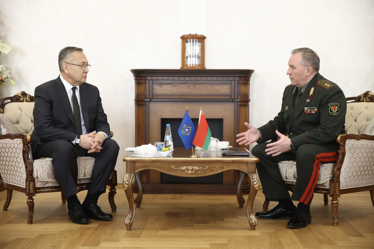 A meeting was held between CSTO Secretary General Talatbek Masadykov and Belarusian Minister of Defense Viktor Khrenin